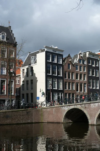 Ulice Amsterdam Březen 2014 Nizozemsko Severní Holandsko — Stock fotografie
