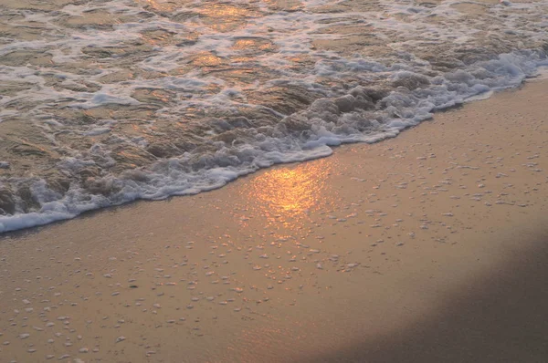 Κύματα Στη Θάλασσα Ηλιοβασίλεμα — Φωτογραφία Αρχείου