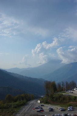 - Rusya. Sochi Rosa Khutor. Mountain Olympic Köyü. Ekim 2019.