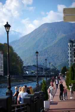 - Rusya. Sochi Rosa Khutor. Dağ evi. Ekim 2019.