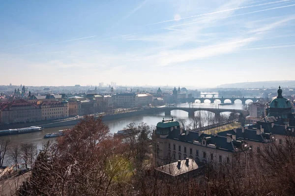 Vue panoramique sur les ponts de Prague — Photo