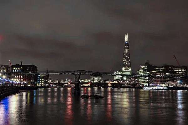 런던에 있는 고층 빌딩 — стокове фото