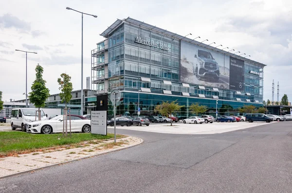 Car dealership Mercedes Benz — Stock Photo, Image