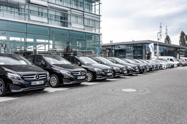 Mercedes Benz araba arka park