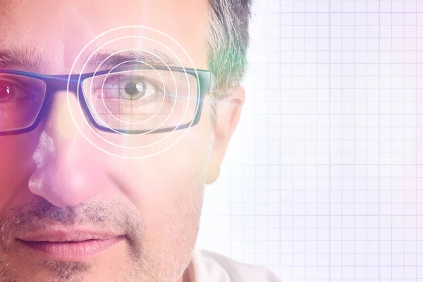 Gözlük Ile Optik Düzeltme Temsil Kavramını Gözlüklü Adamın Yüzü Ile — Stok fotoğraf