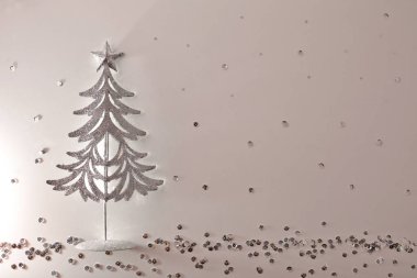 Glitter ve kar ile Noel dekorasyon gümüş ağacı