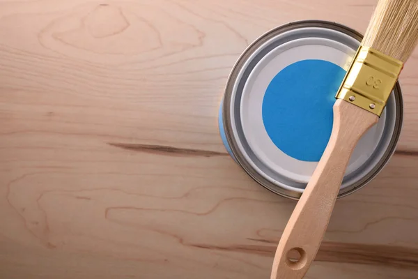 Table Bois Avec Pot Peinture Bleu Pinceau Pour Maison Concept — Photo