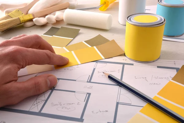 Decorateur Gele Kleur Voor Interieur Huis Schilderij Project Kiezen Verhoogde — Stockfoto