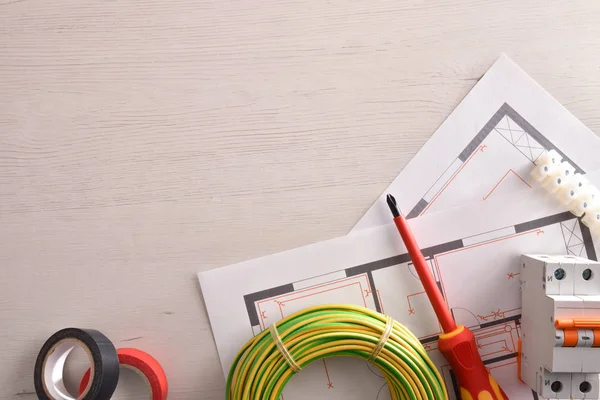 Apparatuur Witte Houten Tafel Voor Elektrische Installatie Van Woningen Met — Stockfoto