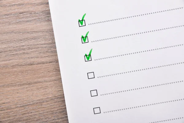 Gr seçimlerinde çeşitli seçeneklere sahip anket konsepti