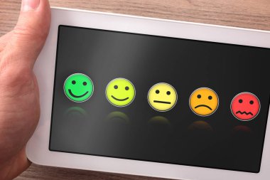 Tablette hizmet veya ürün memnuniyeti üzerine değerlendirme