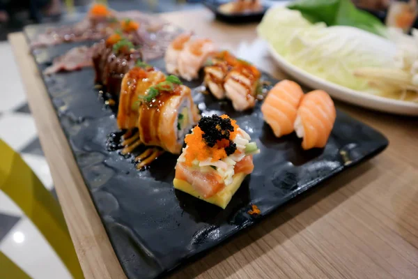 Sushi Maki Sau Farfurie Japoneză — Fotografie, imagine de stoc