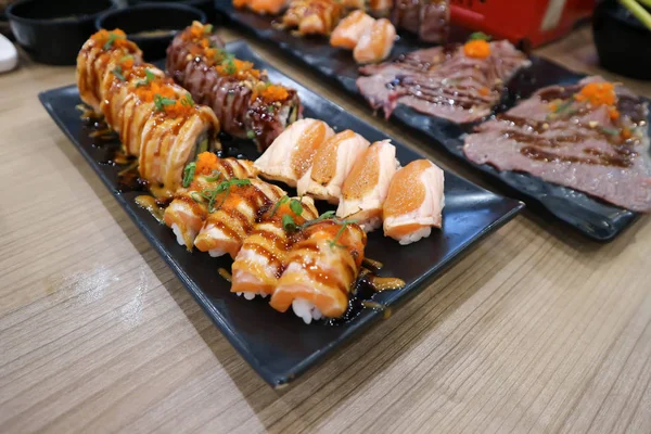 Sushi Maki Sau Farfurie Japoneză — Fotografie, imagine de stoc