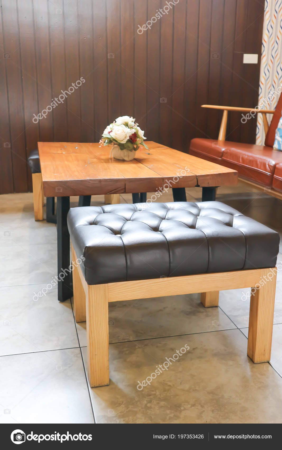Stoel Bank Tafel Woonkamer — Stockfoto © jobrestful #197353426 Stoel Bank Tafel Woonkamer — Stockfoto © jobrestful #197353426