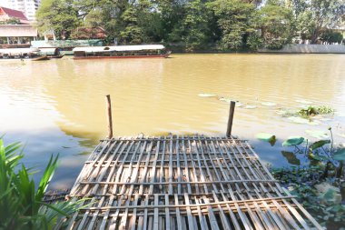 İskele veya dock veya tekne açılış