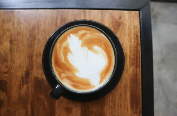 Καπουτσίνο Latte Ζεστό Καφέ Στο Τραπέζι — Φωτογραφία Αρχείου