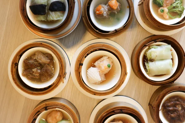 Dim sum veya haşlanmış fpood ve geri Çin mutfağı