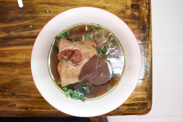 タイ料理 鴨ラーメン ヌードルやチキン ラーメン — ストック写真