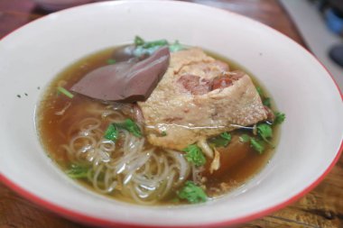 Erişte veya tavuk şehriye veya duck erişte, Tayland Gıda