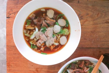 çorba veya işkembe çorbası sebzeli temizleyin