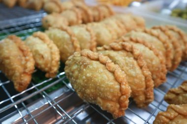 köri puf ya da kızarmış köri dumpling, Tay tatlı