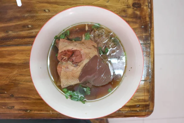 タイ料理 鴨ラーメン ヌードルやチキン ラーメン — ストック写真