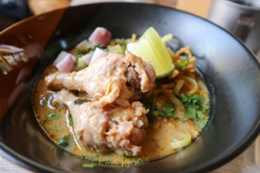 Erişte veya Tay erişte veya Kuzey Tayland şehriye