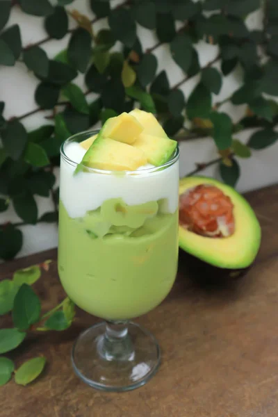 Smoothie Avocat Mélangé Avec Garniture Avocat Yaourt — Photo