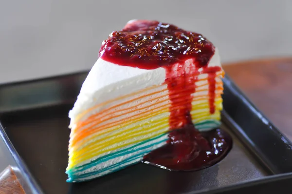 Rainbow Naleśnikowy Tort Tort Naleśnikowy Lub Krepowy Ciasto — Zdjęcie stockowe