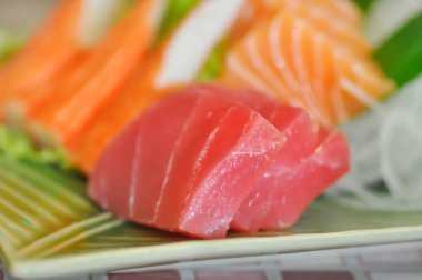 sashimi, çiğ balık veya ham ton balığı