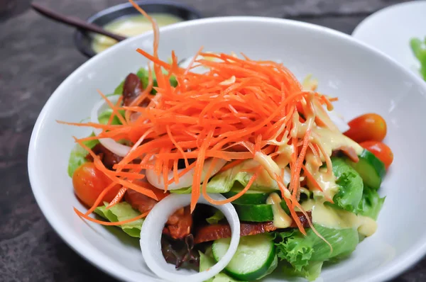 Plat Salade Bacon Légumes — Photo