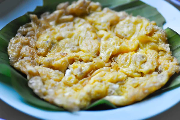 Omeletu Sázené Vejce Nebo Omeleta Rozšlehaným Vejcem — Stock fotografie