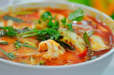 baharatlı çorba ya da tom yum kung
