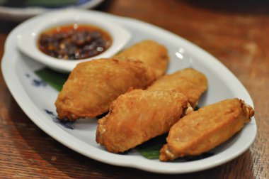 tavuk kanadı, derin kızarmış tavuk