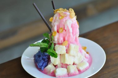 buz tıraş, traş buz veya kar tanesi buz