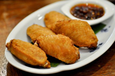 tavuk kanadı , kızarmış tavuk