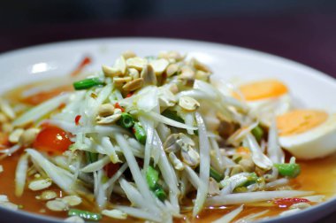 papaya salatası, baharatlı veya som tam