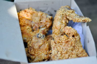 kızarmış tavuk, derin yağda kızartılmış tavuk