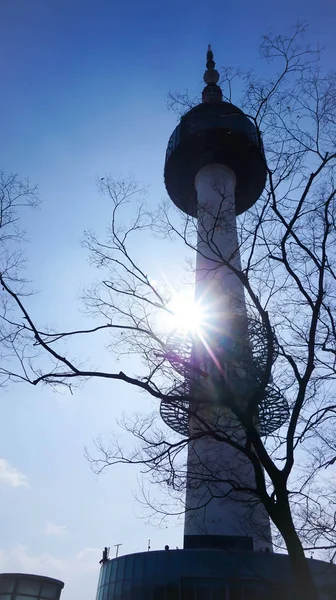 Сеульская башня, Сеульская башня Намсан в Южной Корее — стоковое фото