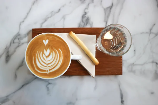 Kaffee, Cappuccino oder heißer Kaffee — Stockfoto