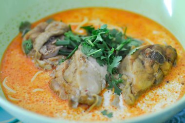 erişte , tavuk ile Tay erişte