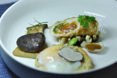 kızarmış tavuk, derin yağda kızartılmış tavuk 