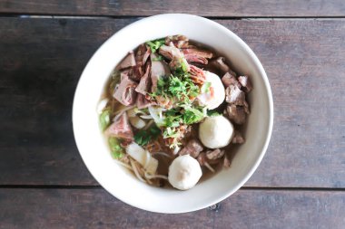 erişte veya domuz erişte