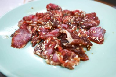 turşu sığır eti, çiğ sığır eti