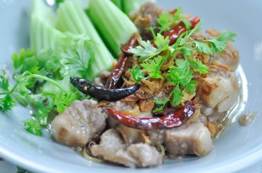 tavada domuz kaburgası, domuz kaburgası veya tavada kızartılmış domuz eti