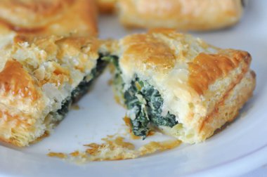 spinash dolması ile tart veya pasta