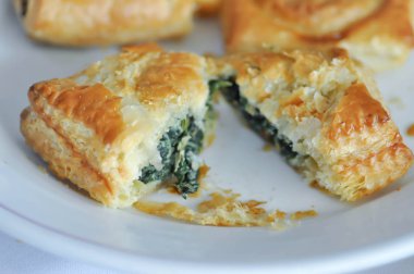 spinash dolması ile tart veya pasta