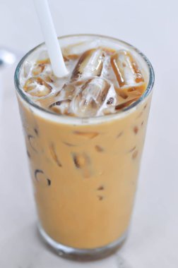 buzlu kahve, latte veya buzlu latte