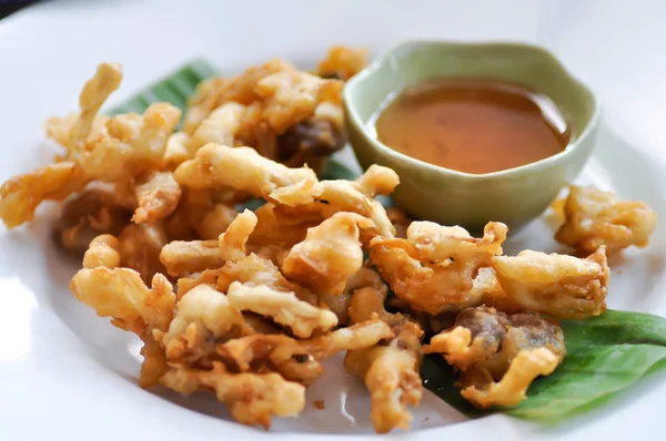 Fried Indian Oyster, fried mushroom or deep fried Mushroom — Stock Photo, Image