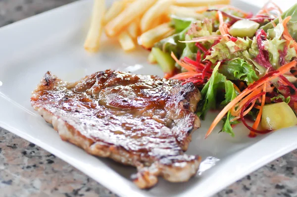 ızgara domuz eti veya ızgara domuz eti